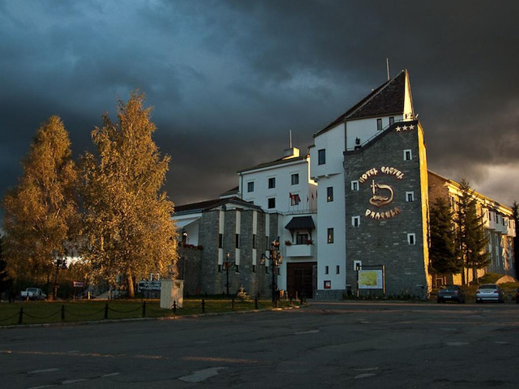 Hotel Castel Dracula Piatra Fantanele Exteriér fotografie