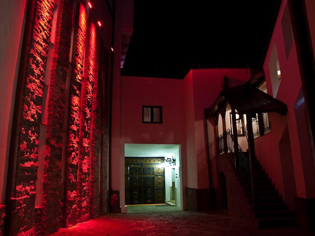 Hotel Castel Dracula Piatra Fantanele Exteriér fotografie