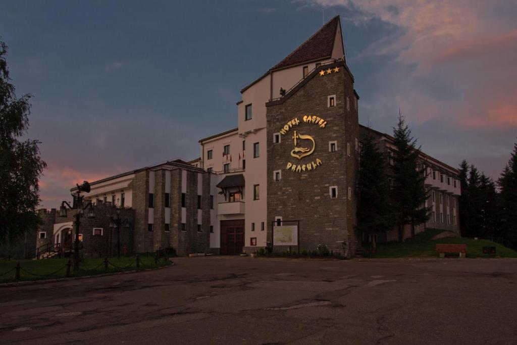 Hotel Castel Dracula Piatra Fantanele Exteriér fotografie