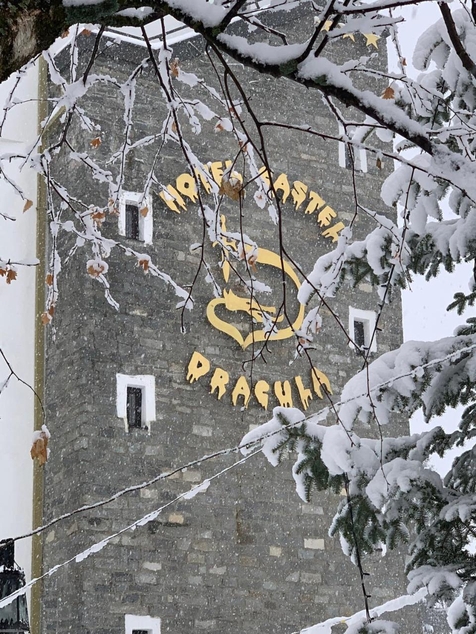 Hotel Castel Dracula Piatra Fantanele Exteriér fotografie